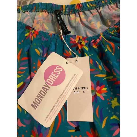 Blouse - Picture 2 of 3